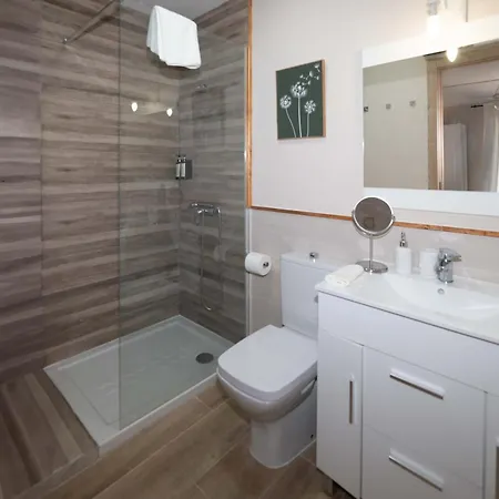 Szálloda Avellaneda Navahonda